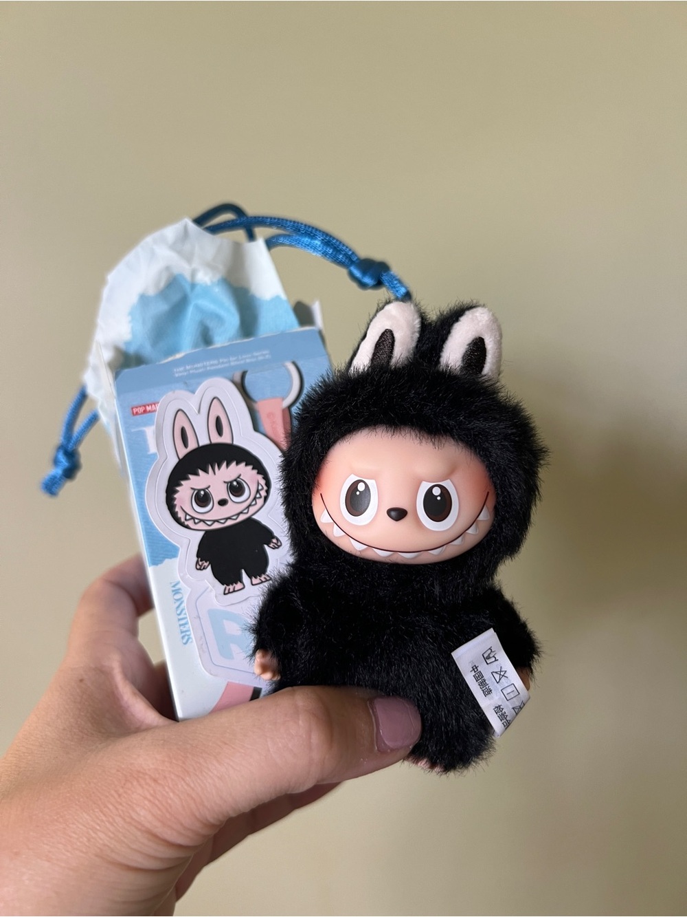 Black mini labubu letter R